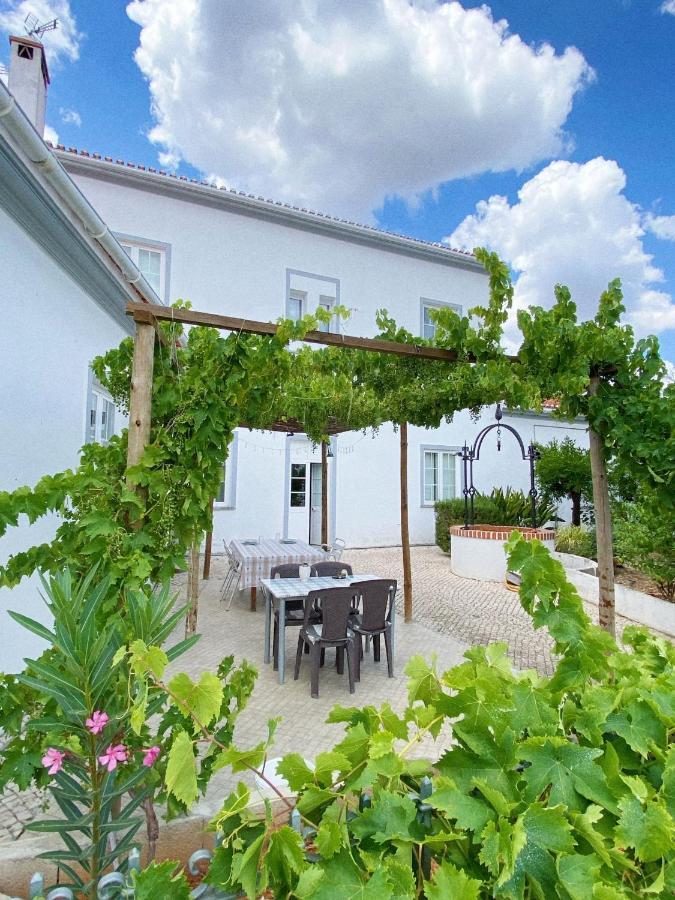 Pias Guesthouse Exterior photo